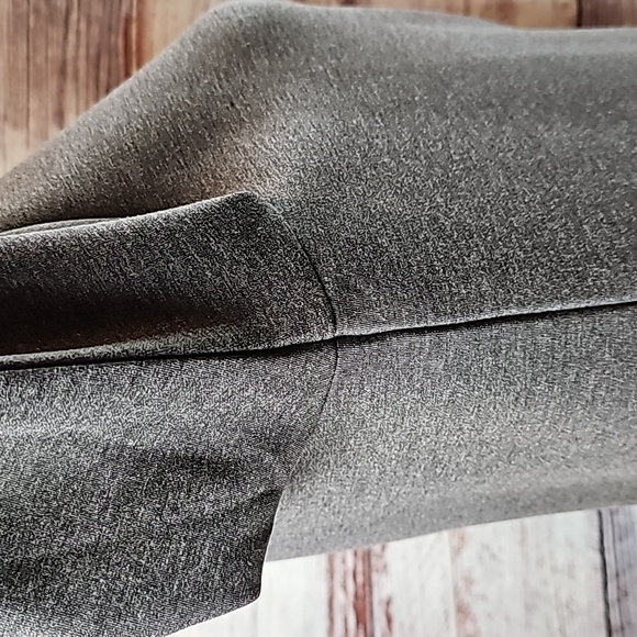 NWOT LINEA LEISURE BY LOUIS DELL'OLIO GRAY & BLACK LONG SLEEVE PULLOVER TOP - Picture 8 of 12